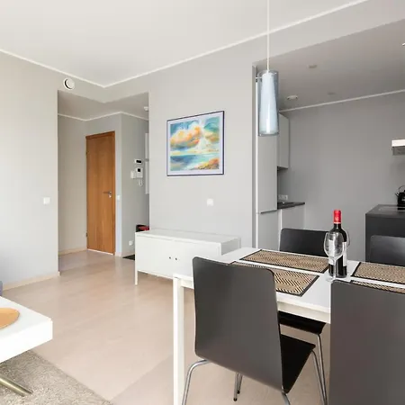 Free Parking, Quiet, One-bedroom At Kalamaja Apartment