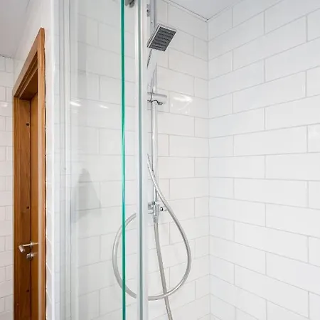 Free Parking, Quiet, One-bedroom At Kalamaja *