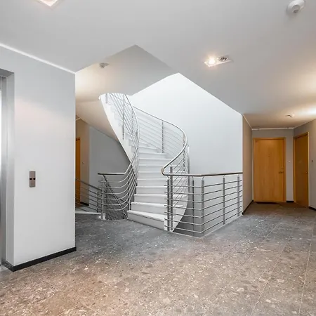 Free Parking, Quiet, One-bedroom At Kalamaja * タリン