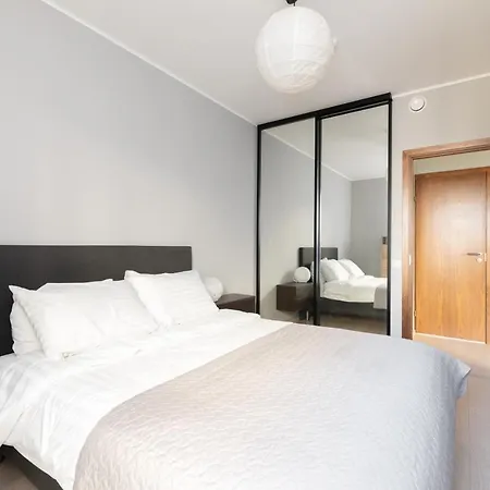 Free Parking, Quiet, One-bedroom At Kalamaja タリン