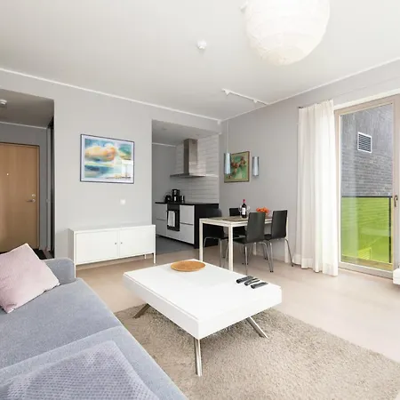 Free Parking, Quiet, One-bedroom At Kalamaja * タリン