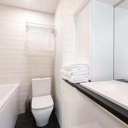 アパート Free Parking, Quiet, One-bedroom At Kalamaja